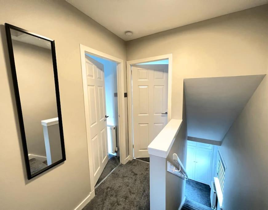 Quirky, Family Home In Glasgow Cardonald Esterno foto