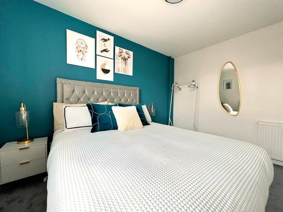 Quirky, Family Home In Glasgow Cardonald Esterno foto