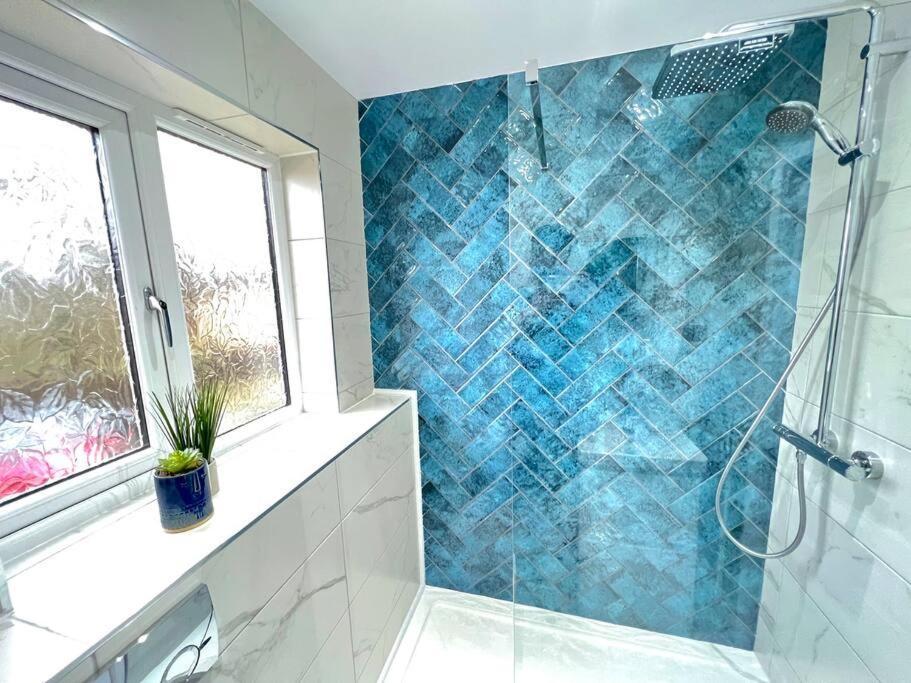 Quirky, Family Home In Glasgow Cardonald Esterno foto