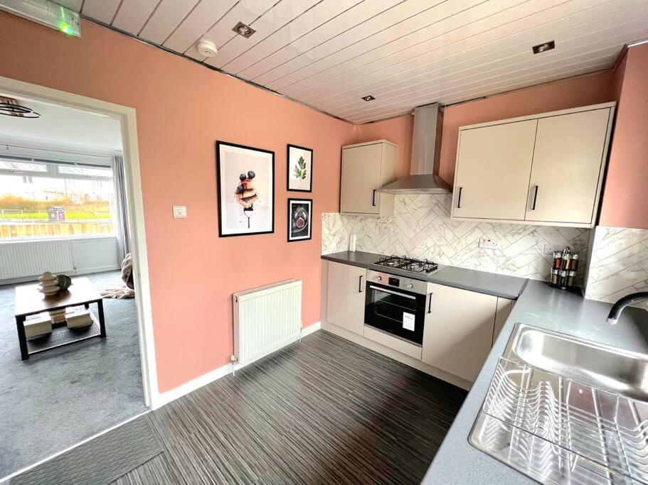 Quirky, Family Home In Glasgow Cardonald Esterno foto