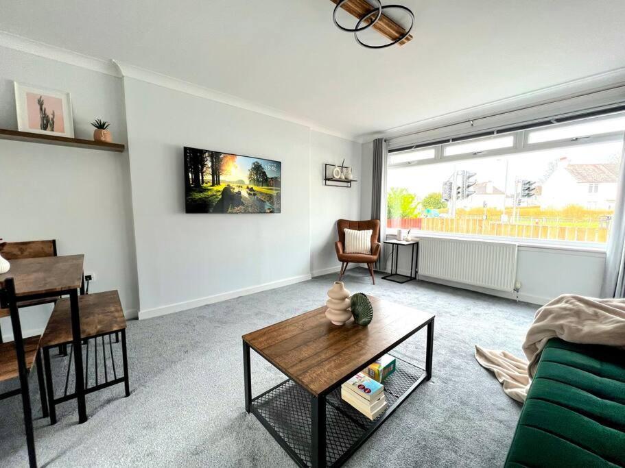 Quirky, Family Home In Glasgow Cardonald Esterno foto